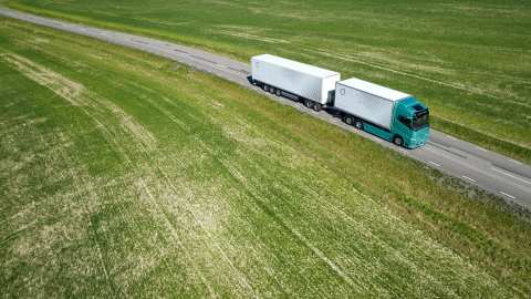 &Eta; VolvoTrucks &pi;&alpha;&rho;&omicron;&upsilon;&sigma;&iota;ά&zeta;&epsilon;&iota; &nu;έ&omicron; &eta;&lambda;&epsilon;&kappa;&tau;&rho;&iota;&kappa;ό &phi;&omicron;&rho;&tau;&eta;&gamma;ό 80 &tau;ό&nu;&omega;&nu; &mu;&epsilon; &mu;&epsilon;&gamma;&alpha;&lambda;ύ&tau;&epsilon;&rho;&eta; &alpha;&upsilon;&tau;&omicron;&nu;&omicron;&mu;ί&alpha;