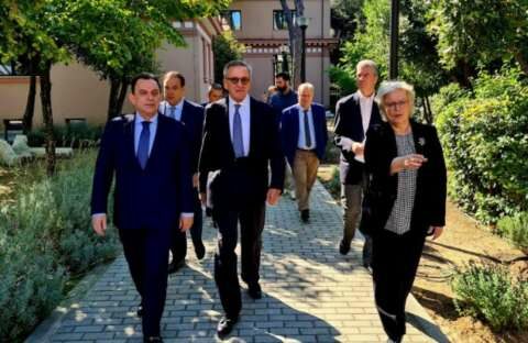 &Epsilon;&pi;ί&sigma;&kappa;&epsilon;&psi;&eta; &Gamma;. &Gamma;&epsilon;&omega;&rho;&gamma;&alpha;&nu;&tau;ά &sigma;&tau;&omicron; &Mu;&pi;&epsilon;&nu;ά&kappa;&epsilon;&iota;&omicron; &Phi;&upsilon;&tau;&omicron;&pi;&alpha;&theta;&omicron;&lambda;&omicron;&gamma;&iota;&kappa;ό &Iota;&nu;&sigma;&tau;&iota;&tau;&omicron;ύ&tau;&omicron;