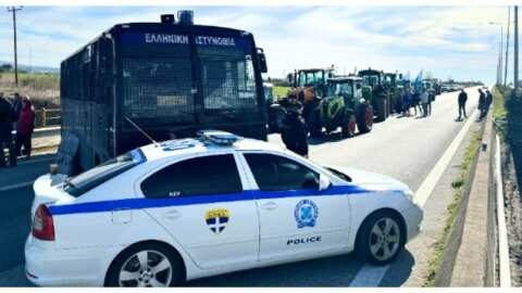 &Eta; &Alpha;&sigma;&tau;&upsilon;&nu;&omicron;&mu;ί&alpha; &sigma;&tau;&alpha;&mu;ά&tau;&eta;&sigma;&epsilon; &tau;&alpha; &tau;&rho;&alpha;&kappa;&tau;έ&rho; &alpha;&pi;ό &tau;&omicron; &mu;&pi;&lambda;ό&kappa;&omicron; &tau;&omega;&nu; &Nu;έ&omega;&nu; &Mu;&omicron;&upsilon;&delta;&alpha;&nu;&iota;ώ&nu; &pi;&omicron;&upsilon; &kappa;&alpha;&tau;&epsilon;&upsilon;&theta;ύ&nu;&omicron;&nu;&tau;&alpha;&nu; &sigma;&tau;&eta;&nu; &Theta;&epsilon;&sigma;&sigma;&alpha;&lambda;&omicron;&nu;ί&kappa;&eta; &kappa;&alpha;&iota; &tau;&omicron; &Upsilon;&Mu;&Alpha;&Theta;