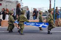 &Eta; &Epsilon;&lambda;&lambda;ά&delta;&alpha; &ldquo;&nu;&tau;ύ&theta;&eta;&kappa;&epsilon;&rdquo; &sigma;&tau;&alpha; &gamma;&alpha;&lambda;&alpha;&nu;ό&lambda;&epsilon;&upsilon;&kappa;&alpha; &sigma;&epsilon; &kappa;ά&theta;&epsilon; &gamma;&omega;&nu;&iota;ά &tau;&eta;&sigmaf; (&beta;ί&nu;&tau;&epsilon;&omicron;)