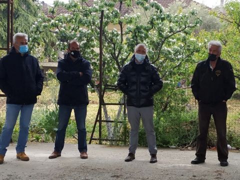 &Epsilon;&nu;&eta;&mu;έ&rho;&omega;&sigma;&eta; &tau;&omega;&nu; &pi;&lambda;&eta;&gamma;έ&nu;&tau;&omega;&nu; &alpha;&pi;ό &tau;&omicron;&upsilon;&sigmaf; &pi;&alpha;&gamma;&epsilon;&tau;&omicron;ύ&sigmaf; &pi;&alpha;&rho;&alpha;&gamma;&omega;&gamma;ώ&nu; &sigma;&tau;&alpha; &chi;&omega;&rho;&iota;ά &tau;&omicron;&upsilon; &Delta;ή&mu;&omicron;&upsilon; &tau;&eta;&sigmaf; &Nu;ά&omicron;&upsilon;&sigma;&alpha;&sigmaf; &alpha;&pi;ό &tau;&omicron;&nu; &Lambda;. &Tau;&sigma;&alpha;&beta;&delta;&alpha;&rho;ί&delta;&eta;