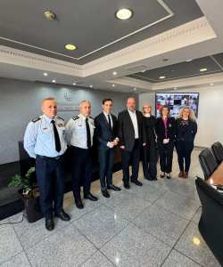 &Upsilon;&Pi;&Alpha;&Alpha;&Tau;: &Sigma;&tau;&epsilon;&nu;ή &Sigma;&upsilon;&nu;&epsilon;&rho;&gamma;&alpha;&sigma;ί&alpha; &kappa;&alpha;&iota; &Sigma;&upsilon;&nu;&tau;&omicron;&nu;&iota;&sigma;&mu;ό&sigmaf; &mu;&epsilon; &tau;&omicron; &Upsilon;&pi;&omicron;&upsilon;&rho;&gamma;&epsilon;ί&omicron; &Pi;&rho;&omicron;&sigma;&tau;&alpha;&sigma;ί&alpha;&sigmaf; &tau;&omicron;&upsilon; &Pi;&omicron;&lambda;ί&tau;&eta; &gamma;&iota;&alpha; &tau;&eta;&nu; &epsilon;&phi;&alpha;&rho;&mu;&omicron;&gamma;ή &tau;&omega;&nu; &mu;έ&tau;&rho;&omega;&nu; &kappa;&alpha;&tau;ά &tau;&eta;&sigmaf; &epsilon;&upsilon;&lambda;&omicron;&gamma;&iota;ά&sigmaf;