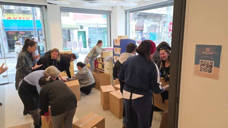 &laquo;Έ&nu;&alpha; &Gamma;&epsilon;ύ&mu;&alpha; &Chi;&alpha;&rho;ά&sigmaf;&raquo; &kappa;&alpha;&iota; &laquo;&Kappa;&omicron;ύ&tau;&epsilon;&sigmaf; &Alpha;&gamma;ά&pi;&eta;&sigmaf;&raquo; &pi;&rho;&omicron;&sigma;&phi;έ&rho;&omicron;&upsilon;&nu; &eta; &Omicron;&delta;ύ&sigma;&sigma;&epsilon;&iota;&alpha; &kappa;&alpha;&iota; &eta; Lidl &Epsilon;&lambda;&lambda;ά&sigmaf; &sigma;&epsilon; &Alpha;&theta;ή&nu;&alpha; &kappa;&alpha;&iota; &Theta;&epsilon;&sigma;&sigma;&alpha;&lambda;&omicron;&nu;ί&kappa;&eta; &alpha;&nu;&alpha;&nu;&epsilon;ώ&nu;&omicron;&nu;&tau;&alpha;&sigmaf; &tau;&eta; &sigma;&upsilon;&nu;&epsilon;&rho;&gamma;&alpha;&sigma;ί&alpha; &tau;&omicron;&upsilon;&sigmaf;