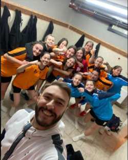 &Mu;&epsilon;&gamma;ά&lambda;&eta; &nu;ί&kappa;&eta; &gamma;&iota;&alpha; &tau;&iota;&sigmaf; &Kappa;&omicron;&rho;&alpha;&sigma;ί&delta;&epsilon;&sigmaf; &tau;&omicron;&upsilon; &Zeta;&alpha;&phi;&epsilon;&iota;&rho;ά&kappa;&eta; &Nu;ά&omicron;&upsilon;&sigma;&alpha;&sigmaf; &epsilon;&pi;ί &tau;&omega;&nu; &pi;&rho;&omega;&tau;&alpha;&theta;&lambda;&eta;&tau;&rho;&iota;ώ&nu; &Epsilon;&lambda;&lambda;ά&delta;&omicron;&sigmaf; &tau;&omicron;&upsilon; &Phi;ί&lambda;&iota;&pi;&pi;&omicron;&upsilon; &Beta;έ&rho;&omicron;&iota;&alpha;&sigmaf; &mu;&epsilon; 20-18