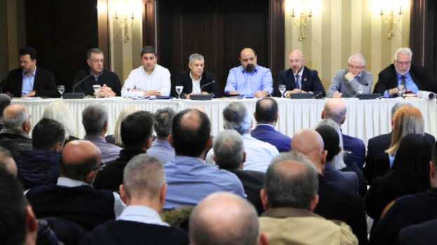 &Alpha;&upsilon;&gamma;&epsilon;&nu;ά&kappa;&eta;&sigmaf;: &Theta;&omega;&rho;&alpha;&kappa;ί&zeta;&omicron;&upsilon;&mu;&epsilon; &tau;&omicron;&nu; &pi;&rho;&omega;&tau;&omicron;&gamma;&epsilon;&nu;ή &tau;&omicron;&mu;έ&alpha; &alpha;&pi;έ&nu;&alpha;&nu;&tau;&iota; &sigma;&tau;&eta;&nu; &kappa;&lambda;&iota;&mu;&alpha;&tau;&iota;&kappa;ή &kappa;&rho;ί&sigma;&eta; - &Alpha;&nu;&tau;&iota;&mu;&epsilon;&tau;&omega;&pi;ί&zeta;&omicron;&upsilon;&mu;&epsilon; &mu;&epsilon; &sigma;&upsilon;&nu;έ&pi;&epsilon;&iota;&alpha; &kappa;&alpha;&iota; &alpha;&xi;&iota;&omicron;&pi;&iota;&sigma;&tau;ί&alpha; &tau;&omicron;&upsilon;&sigmaf; &pi;&lambda;&eta;&mu;&mu;&upsilon;&rho;&omicron;&pi;&alpha;&theta;&epsilon;ί&sigmaf;