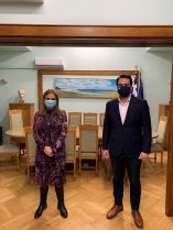 &Tau;. &Mu;&pi;&alpha;&rho;&tau;&zeta;ώ&kappa;&alpha;&sigmaf; : &Delta;&eta;&mu;&iota;&omicron;&upsilon;&rho;&gamma;&epsilon;ί&tau;&alpha;&iota; &Kappa;έ&nu;&tau;&rho;&omicron; &Psi;&upsilon;&chi;&iota;&kappa;ή&sigmaf; &Upsilon;&gamma;&epsilon;ί&alpha;&sigmaf; &mu;&epsilon; &Pi;&alpha;&iota;&delta;&omicron;&psi;&upsilon;&chi;&iota;&alpha;&tau;&rho;&iota;&kappa;ή &Upsilon;&pi;&eta;&rho;&epsilon;&sigma;ί&alpha; &sigma;&tau;&eta;&nu; &Eta;&mu;&alpha;&theta;ί&alpha;