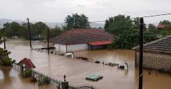 &Zeta;&eta;&mu;&iota;έ&sigmaf; &alpha;&pi;ό &tau;&iota;&sigmaf; &pi;&lambda;&eta;&mu;&mu;ύ&rho;&epsilon;&sigmaf;: &Sigma;&tau;&alpha; &Phi;ά&rho;&sigma;&alpha;&lambda;&alpha; &omicron; &upsilon;&phi;&upsilon;&pi;&omicron;&upsilon;&rho;&gamma;ό&sigmaf; &Chi;&rho;. &Tau;&rho;&iota;&alpha;&nu;&tau;ό&pi;&omicron;&upsilon;&lambda;&omicron;&sigmaf;