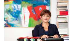 &Phi;&rho;ό&sigma;&omega; &Kappa;&alpha;&rho;&alpha;&sigma;&alpha;&rho;&lambda;ί&delta;&omicron;&upsilon;: "&Tau;&rho;&iota;ά&mu;&iota;&sigma;&iota; &chi;&alpha;&mu;έ&nu;&alpha; &chi;&rho;ό&nu;&iota;&alpha; &gamma;&iota;&alpha; &tau;&eta;&nu; &Eta;&mu;&alpha;&theta;ί&alpha; &kappa;&alpha;&iota; &tau;&eta;&nu; &chi;ώ&rho;&alpha;"