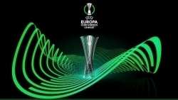 Conference League: &Pi;&omicron;&iota;&epsilon;&sigmaf; &omicron;&mu;ά&delta;&epsilon;&sigmaf; &pi;&rho;&omicron;&kappa;&rho;ί&theta;&eta;&kappa;&alpha;&nu; &sigma;&tau;&omicron;&upsilon;&sigmaf; 16 &kappa;&alpha;&iota; &tau;&alpha; &laquo;&zeta;&epsilon;&upsilon;&gamma;&alpha;&rho;ώ&mu;&alpha;&tau;&alpha;&raquo; &sigma;&tau;&alpha; &nu;&omicron;&kappa; ά&omicron;&upsilon;&tau;