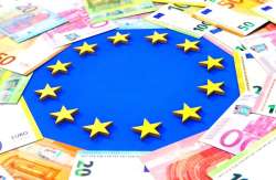 &Epsilon;&Epsilon;: &Pi;&rho;ά&sigma;&iota;&nu;&omicron; &phi;&omega;&sigmaf; &gamma;&iota;&alpha; &alpha;&pi;&omicron;&delta;έ&sigma;&mu;&epsilon;&upsilon;&sigma;&eta; 748 &epsilon;&kappa;&alpha;&tau;. &epsilon;&upsilon;&rho;ώ &pi;&rho;&omicron;&sigmaf; &tau;&eta;&nu; &Epsilon;&lambda;&lambda;ά&delta;&alpha;