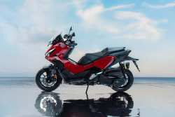 Honda Moto: EICMA 2024 - 25YM ADV350 press kit &amp; photos