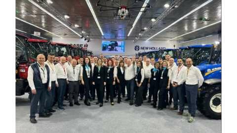 &Epsilon;&pi;&iota;&tau;&upsilon;&chi;&eta;&mu;έ&nu;&eta; &eta; &Sigma;&upsilon;&mu;&mu;&epsilon;&tau;&omicron;&chi;ή &tau;&eta;&sigmaf; P J Condellis S.A. &sigma;&tau;&eta;&nu; 30&eta; Agrotica