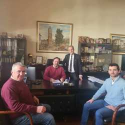 &Upsilon;&pi;&omicron;&gamma;&rho;&alpha;&phi;ή &sigma;ύ&mu;&beta;&alpha;&sigma;&eta;&sigmaf; &laquo;&Sigma;&Upsilon;&Nu;&Tau;&Eta;&Rho;&Eta;&Sigma;&Eta; &Kappa;&Omicron;&Iota;&Nu;&Omicron;&Chi;&Rho;&Eta;&Sigma;&Tau;&Omega;&Nu; &Chi;&Omega;&Rho;&Omega;&Nu; &Delta;.&Epsilon;. &Alpha;&Pi;. &Pi;&Alpha;&Upsilon;&Lambda;&Omicron;&Upsilon;&raquo;