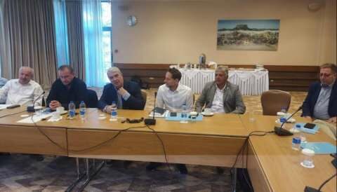 &Sigma;. &Kappa;&epsilon;&delta;ί&kappa;&omicron;&gamma;&lambda;&omicron;&upsilon;: &Epsilon;ί&mu;&alpha;&iota; &upsilon;&pi;&epsilon;&rho;ή&phi;&alpha;&nu;&omicron;&sigmaf; &gamma;&iota;&alpha; &tau;&iota;&sigmaf; &epsilon;&lambda;&lambda;&eta;&nu;&iota;&kappa;έ&sigmaf; &upsilon;&delta;&alpha;&tau;&omicron;&kappa;&alpha;&lambda;&lambda;&iota;έ&rho;&gamma;&epsilon;&iota;&epsilon;&sigmaf;