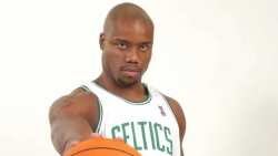 Έ&phi;&upsilon;&gamma;&epsilon; &alpha;&pi;ό &tau;&eta; &zeta;&omega;ή &sigma;&epsilon; &eta;&lambda;&iota;&kappa;ί&alpha; 42 &epsilon;&tau;ώ&nu; &omicron; &pi;&rho;ώ&eta;&nu; &pi;&alpha;ί&kappa;&tau;&eta;&sigmaf; &tau;&omicron;&upsilon; &Pi;&alpha;&nu;&alpha;&theta;&eta;&nu;&alpha;ϊ&kappa;&omicron;ύ, &Mu;&pi;&rho;ά&nu;&tau;&omicron;&nu; &Chi;ά&nu;&tau;&epsilon;&rho;