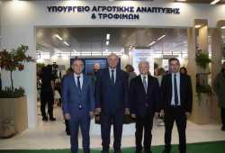 &Tau;&sigma;&iota;ά&rho;&alpha;&sigmaf;: &Epsilon;&kappa;&pi;&alpha;ί&delta;&epsilon;&upsilon;&sigma;&eta;, &kappa;&alpha;&iota;&nu;&omicron;&tau;&omicron;&mu;ί&alpha; &kappa;&alpha;&iota; &nu;έ&omicron;&iota; &alpha;&gamma;&rho;ό&tau;&epsilon;&sigmaf; &sigma;&tau;&omicron; &epsilon;&pi;ί&kappa;&epsilon;&nu;&tau;&rho;&omicron; &tau;&omicron;&upsilon; &mu;έ&lambda;&lambda;&omicron;&nu;&tau;&omicron;&sigmaf; &tau;&eta;&sigmaf; &epsilon;&lambda;&lambda;&eta;&nu;&iota;&kappa;ή&sigmaf; &gamma;&epsilon;&omega;&rho;&gamma;ί&alpha;&sigmaf;