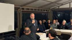 &Upsilon;&phi;&Alpha;&Alpha;&Tau;, &Delta;&iota;&omicron;&nu;ύ&sigma;&eta;&sigmaf; &Sigma;&tau;&alpha;&mu;&epsilon;&nu;ί&tau;&eta;&sigmaf;: &laquo;&Tau;&omicron; 2024 &theta;&alpha; &epsilon;ί&nu;&alpha;&iota; &eta; &chi;&rho;&omicron;&nu;&iota;ά &alpha;&lambda;&lambda;&alpha;&gamma;ώ&nu; &pi;&omicron;&upsilon; &theta;&alpha; &delta;ώ&sigma;&omicron;&upsilon;&nu; ώ&theta;&eta;&sigma;&eta; &sigma;&tau;&omicron;&nu; &pi;&rho;&omega;&tau;&omicron;&gamma;&epsilon;&nu;ή &tau;&omicron;&mu;έ&alpha;&raquo;