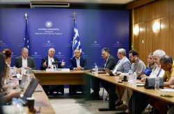 &Tau;&sigma;&iota;ά&rho;&alpha;&sigmaf;: &Eta; &kappa;&upsilon;&beta;έ&rho;&nu;&eta;&sigma;&eta; &theta;&alpha; &sigma;&tau;&alpha;&theta;&epsilon;ί &sigma;&tau;&omicron; &pi;&lambda;&epsilon;&upsilon;&rho;ό &tau;&omega;&nu; &kappa;&tau;&eta;&nu;&omicron;&tau;&rho;ό&phi;&omega;&nu; &pi;&omicron;&upsilon; έ&chi;&omicron;&upsilon;&nu; &pi;&lambda;&eta;&gamma;&epsilon;ί