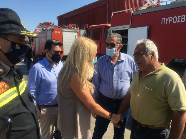 &Phi;. &Alpha;&rho;&alpha;&mu;&pi;&alpha;&tau;&zeta;ή &alpha;&pi;ό &tau;&eta;&nu; &Lambda;έ&sigma;&beta;&omicron;, &gamma;&iota;&alpha; &tau;&eta;&nu; &pi;&upsilon;&rho;&kappa;&alpha;&gamma;&iota;ά &sigma;&tau;&omicron;&nu; &Alpha;&gamma;&rho;&omicron;&tau;&iota;&kappa;ό &Kappa;&tau;&eta;&nu;&omicron;&tau;&rho;&omicron;&phi;&iota;&kappa;ό &Sigma;&upsilon;&nu;&epsilon;&tau;&alpha;&iota;&rho;&iota;&sigma;&mu;ό &Mu;&epsilon;&sigma;&omicron;&tau;ό&pi;&omicron;&upsilon;: &laquo;&Eta; &Kappa;&upsilon;&beta;έ&rho;&nu;&eta;&sigma;&eta; &epsilon;ί&nu;&alpha;&iota; &epsilon;&delta;ώ &sigma;&tau;&omicron; &pi;&lambda;&epsilon;&upsilon;&rho;ό &tau;&omega;&nu; &Alpha;&gamma;&rho;&omicron;&tau;&omicron;&kappa;&tau;&eta;&nu;&omicron;&tau;&rho;ό&phi;&omega;&nu;&raquo;