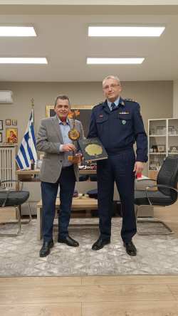 &Sigma;&tau;&omicron;&nu; &Alpha;&nu;&tau;&iota;&pi;&epsilon;&rho;&iota;&phi;&epsilon;&rho;&epsilon;&iota;ά&rho;&chi;&eta; &Eta;&mu;&alpha;&theta;ί&alpha;&sigmaf; &omicron; &nu;έ&omicron;&sigmaf; &Alpha;&sigma;&tau;&upsilon;&nu;&omicron;&mu;&iota;&kappa;ό&sigmaf; &Delta;&iota;&epsilon;&upsilon;&theta;&upsilon;&nu;&tau;ή&sigmaf; &kappa;. &Alpha;&nu;&delta;&rho;έ&alpha;&sigmaf; &Kappa;&alpha;&lambda;&omicron;&gamma;&epsilon;&rho;ό&pi;&omicron;&upsilon;&lambda;&omicron;&sigmaf;