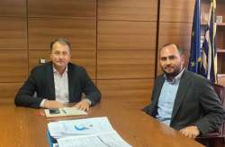 &Nu;έ&omicron;&iota; &Alpha;&gamma;&rho;ό&tau;&epsilon;&sigmaf;: &Sigma;&upsilon;&nu;ά&nu;&tau;&eta;&sigma;&eta; &Lambda;ά&kappa;&eta; &Beta;&alpha;&sigma;&iota;&lambda;&epsilon;&iota;ά&delta;&eta; &mu;&epsilon; &tau;&omicron;&nu; &Upsilon;&phi;&Alpha;&Alpha;&Tau;  &Gamma;. &Sigma;&tau;ύ&lambda;&iota;&omicron;