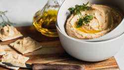 &Eta; "&upsilon;&pi;&epsilon;&rho;&tau;&rho;&omicron;&phi;ή" &pi;&omicron;&upsilon; &chi;&alpha;&rho;ί&zeta;&epsilon;&iota; &upsilon;&gamma;&epsilon;ί&alpha; &kappa;&alpha;&iota; &kappa;ά&nu;&epsilon;&iota; &tau;&eta; &delta;&iota;&alpha;&phi;&omicron;&rho;ά