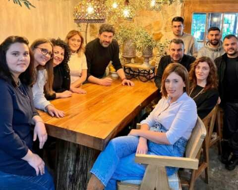 &Tau;&eta;&nu; &Pi;&rho;&omega;&tau;&omicron;&chi;&rho;&omicron;&nu;&iota;ά&tau;&iota;&kappa;&eta; &pi;ί&tau;&alpha; έ&kappa;&omicron;&psi;&epsilon; &eta; &Alpha;&Gamma;&Rho;&Omicron;&Lambda;&Upsilon;&Sigma;&Iota;&Sigma;