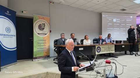 &Omicron; &Upsilon;&phi;&Alpha;&Alpha;&Tau; &Gamma;&iota;ά&nu;&nu;&eta;&sigmaf; &Alpha;&nu;&delta;&rho;&iota;&alpha;&nu;ό&sigmaf; &sigma;&epsilon; &epsilon;&kappa;&delta;ή&lambda;&omega;&sigma;&eta; &sigma;&tau;&alpha; &Chi;&alpha;&nu;&iota;ά &gamma;&iota;&alpha; &tau;&omicron; &mu;έ&lambda;&lambda;&omicron;&nu; &tau;&eta;&sigmaf; &epsilon;&lambda;&alpha;&iota;&omicron;&kappa;&omicron;&mu;ί&alpha;&sigmaf; &sigma;&tau;&eta;&nu; &Kappa;&rho;ή&tau;&eta;