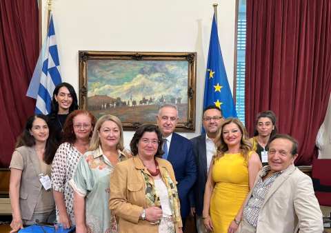 &Alpha;&theta;&alpha;&nu;ά&sigma;&iota;&omicron;&sigmaf; &Kappa;&alpha;&beta;&beta;&alpha;&delta;ά&sigmaf; &sigma;&tau;&eta; &Beta;&omicron;&upsilon;&lambda;ή: &Pi;&iota;&lambda;&omicron;&tau;&iota;&kappa;ό &pi;&rho;ό&gamma;&rho;&alpha;&mu;&mu;&alpha; 1,5 &epsilon;&kappa;&alpha;&tau;. &epsilon;&upsilon;&rho;ώ &gamma;&iota;&alpha; &tau;&omicron;&nu; &lambda;&alpha;&gamma;&omicron;&kappa;έ&phi;&alpha;&lambda;&omicron;