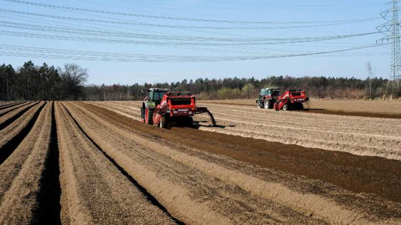 &Pi;&Omicron;&Gamma;&Epsilon;&Delta;&Upsilon;: &Eta; &pi;&alpha;&rho;&alpha;ί&tau;&eta;&sigma;&eta; &delta;&epsilon;&nu; &kappa;&lambda;&epsilon;ί&nu;&epsilon;&iota; &tau;&omicron; &theta;έ&mu;&alpha; &ndash; &eta; &alpha;&rho;&iota;&sigma;&tau;&epsilon;ί&alpha; &delta;&epsilon;&nu; &epsilon;ί&nu;&alpha;&iota; &ldquo;&pi;&tau;&upsilon;&chi;ί&alpha; &kappa;&alpha;&iota; &gamma;&alpha;&lambda;ά&zeta;&iota;&alpha; &delta;&iota;&alpha;&beta;&alpha;&tau;ή&rho;&iota;&alpha;&rdquo;