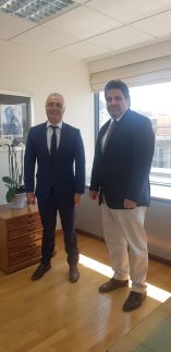 &Sigma;&tau;&omicron; &Nu;&omicron;&mu;&iota;&kappa;ό &Sigma;&upsilon;&mu;&beta;&omicron;ύ&lambda;&iota;&omicron; &tau;&omicron;&upsilon; &Kappa;&rho;ά&tau;&omicron;&upsilon;&sigmaf; &omicron; &Lambda;ά&zeta;&alpha;&rho;&omicron;&sigmaf; &Tau;&sigma;&alpha;&beta;&delta;&alpha;&rho;ί&delta;&eta;&sigmaf;
