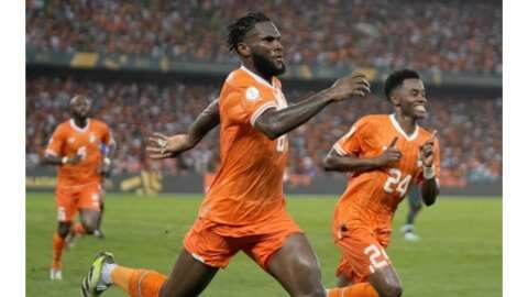 &Kappa;ύ&pi;&epsilon;&lambda;&lambda;&omicron; &Alpha;&phi;&rho;&iota;&kappa;ή&sigmaf;: &Eta; &Alpha;&kappa;&tau;ή &Epsilon;&lambda;&epsilon;&phi;&alpha;&nu;&tau;&omicron;&sigma;&tau;&omicron;ύ &kappa;έ&rho;&delta;&iota;&sigma;&epsilon; &tau;&eta; &Nu;&iota;&gamma;&eta;&rho;ί&alpha; &mu;&epsilon; 2-1 &sigma;&tau;&omicron;&nu; &tau;&epsilon;&lambda;&iota;&kappa;ό