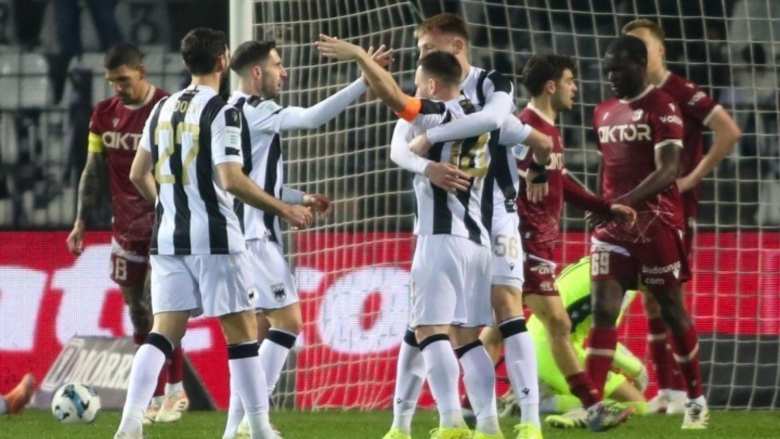 Super League: &Epsilon;&pi;έ&sigma;&tau;&rho;&epsilon;&psi;&epsilon; &sigma;&tau;&iota;&sigmaf; &nu;ί&kappa;&epsilon;&sigmaf; &kappa;&alpha;&iota; &pi;&lambda;&eta;&sigma;ί&alpha;&sigma;&epsilon; &tau;&eta;&nu; &kappa;&omicron;&rho;&upsilon;&phi;ή &omicron; &Pi;&Alpha;&Omicron;&Kappa;