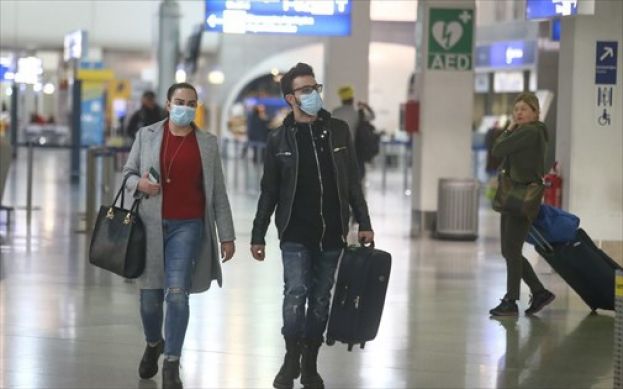 &Kappa;&omicron;&rho;&omega;&nu;&omicron;ϊό&sigmaf; -&Mu;&alpha;&xi;ί&mu;&omicron;&upsilon;: Έ&rho;&chi;&epsilon;&tau;&alpha;&iota; &sigma;&tau;&alpha;&delta;&iota;&alpha;&kappa;ό &kappa;&lambda;&epsilon;ί&sigma;&iota;&mu;&omicron; &sigma;&chi;&omicron;&lambda;&epsilon;ί&omega;&nu; &amp; &mu;έ&tau;&rho;&alpha; &sigma;&tau;ή&rho;&iota;&xi;&eta;&sigmaf; &epsilon;&pi;&iota;&chi;&epsilon;&iota;&rho;ή&sigma;&epsilon;&omega;&nu;