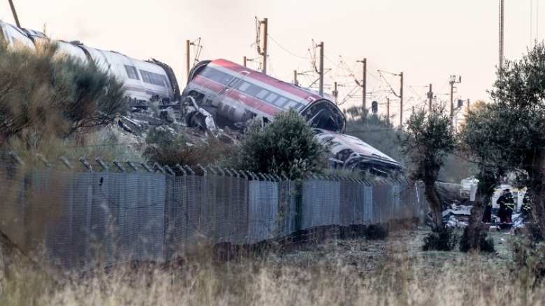 &Tau;&rho;&iota;ή&mu;&epsilon;&rho;&omicron; &epsilon;&theta;&nu;&iota;&kappa;ό &pi;έ&nu;&theta;&omicron;&sigmaf; &sigma;&tau;&eta; &mu;&nu;ή&mu;&eta; &tau;&omega;&nu; &theta;&upsilon;&mu;ά&tau;&omega;&nu; &tau;&omicron;&upsilon; &pi;&omicron;&lambda;ύ&nu;&epsilon;&kappa;&rho;&omicron;&upsilon; &sigma;&iota;&delta;&eta;&rho;&omicron;&delta;&rho;&omicron;&mu;&iota;&kappa;&omicron;ύ &delta;&upsilon;&sigma;&tau;&upsilon;&chi;ή&mu;&alpha;&tau;&omicron;&sigmaf; &sigma;&tau;&eta;&nu; &Iota;&sigma;&pi;&alpha;&nu;ί&alpha;