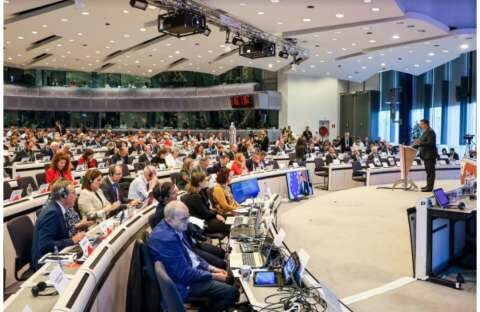 &Omicron; &Alpha;. &Tau;&zeta;&iota;&tau;&zeta;&iota;&kappa;ώ&sigma;&tau;&alpha;&sigmaf; &sigma;&tau;&eta;&nu; 20&eta; &Epsilon;&upsilon;&rho;&omega;&pi;&alpha;ϊ&kappa;ή &Epsilon;&beta;&delta;&omicron;&mu;ά&delta;&alpha; &tau;&omega;&nu; &Pi;&epsilon;&rho;&iota;&phi;&epsilon;&rho;&epsilon;&iota;ώ&nu; &kappa;&alpha;&iota; &tau;&omega;&nu; &Delta;ή&mu;&omega;&nu; &sigma;&tau;&iota;&sigmaf; &Beta;&rho;&upsilon;&xi;έ&lambda;&lambda;&epsilon;&sigmaf;