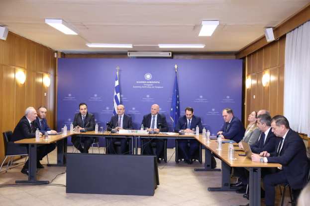 &Alpha;&gamma;&rho;&omicron;&tau;&iota;&kappa;έ&sigmaf; &kappa;&iota;&nu;&eta;&tau;&omicron;&pi;&omicron;&iota;ή&sigma;&epsilon;&iota;&sigmaf;: &Epsilon;&xi;&epsilon;&iota;&delta;ί&kappa;&epsilon;&upsilon;&sigma;&eta; &pi;&alpha;&rho;&epsilon;&mu;&beta;ά&sigma;&epsilon;&omega;&nu; &alpha;&pi;ό &tau;&eta;&nu; &kappa;&upsilon;&beta;έ&rho;&nu;&eta;&sigma;&eta;