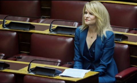 &Theta;. &Tau;&zeta;ά&kappa;&rho;&eta;: &Epsilon;&rho;ώ&tau;&eta;&sigma;&eta; &sigma;&tau;&eta; &Beta;&omicron;&upsilon;&lambda;ή &gamma;&iota;&alpha; &tau;&eta; &theta;έ&sigma;&pi;&iota;&sigma;&eta; &epsilon;&nu;ό&sigmaf; &omicron;&lambda;&omicron;&kappa;&lambda;&eta;&rho;&omega;&mu;έ&nu;&omicron;&upsilon; &theta;&epsilon;&sigma;&mu;&iota;&kappa;&omicron;ύ &pi;&lambda;&alpha;&iota;&sigma;ί&omicron;&upsilon; &gamma;&iota;&alpha; &tau;&omicron;&upsilon;&sigmaf; &Psi;&eta;&phi;&iota;&alpha;&kappa;&omicron;ύ&sigmaf; &Nu;&omicron;&mu;ά&delta;&epsilon;&sigmaf;