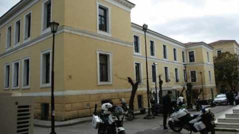 &Sigma;&tau;&alpha; &delta;&iota;&kappa;&alpha;&sigma;&tau;ή&rho;&iota;&alpha; &sigma;ή&mu;&epsilon;&rho;&alpha; &omicron;&iota; έ&xi;&iota; &kappa;&alpha;&tau;&eta;&gamma;&omicron;&rho;&omicron;ύ&mu;&epsilon;&nu;&omicron;&iota; &gamma;&iota;&alpha; &laquo;&sigma;&tau;&eta;&mu;έ&nu;&omicron;&upsilon;&sigmaf; &alpha;&gamma;ώ&nu;&epsilon;&sigmaf;&raquo; &sigma;&tau;&omicron; &Mu;&pi;ά&sigma;&kappa;&epsilon;&tau;