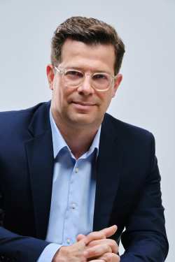 &Beta;&omicron;&upsilon;&lambda;&epsilon;&upsilon;&tau;έ&sigmaf; &Nu;&Delta; &alpha;&pi;ό &tau;&alpha; &pi;&alpha;&lambda;&iota;ά, &alpha;&pi;ό &pi;&rho;&omicron;&eta;&gamma;&omicron;ύ&mu;&epsilon;&nu;&epsilon;&sigmaf; &delta;&epsilon;&kappa;&alpha;&epsilon;&tau;ί&epsilon;&sigmaf;