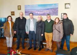 &Sigma;&upsilon;&nu;ά&nu;&tau;&eta;&sigma;&eta; &tau;&omicron;&upsilon; &Sigma;&upsilon;&lambda;&lambda;ό&gamma;&omicron;&upsilon; &Beta;&lambda;ά&chi;&omega;&nu; &mu;&epsilon; &tau;&omicron;&nu; &Delta;ή&mu;&alpha;&rho;&chi;&omicron; &Beta;έ&rho;&omicron;&iota;&alpha;&sigmaf;