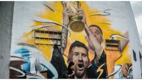 &Sigma;&epsilon; &chi;&omega;&rho;ά&phi;&iota; &mu;&epsilon; &kappa;&alpha;&lambda;&alpha;&mu;&pi;ό&kappa;&iota; &eta; &mu;&omicron;&rho;&phi;ή &tau;&omicron;&upsilon; &Mu;έ&sigma;&iota;