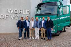 &Mu;&epsilon;&gamma;ά&lambda;&eta; &pi;&alpha;&rho;&alpha;&gamma;&gamma;&epsilon;&lambda;ί&alpha; &gamma;&iota;&alpha; &tau;&eta; Volvo Trucks: 1.500 &phi;&omicron;&rho;&tau;&eta;&gamma;ά Volvo FH Aero &alpha;&pi;ό &tau;&eta;&nu; &iota;&tau;&alpha;&lambda;&iota;&kappa;ή &mu;&epsilon;&tau;&alpha;&phi;&omicron;&rho;&iota;&kappa;ή &epsilon;&tau;&alpha;&iota;&rho;&epsilon;ί&alpha; Lannutti