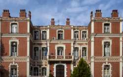 &Omicron; &Tau;&zeta;&iota;&tau;&zeta;&iota;&kappa;ώ&sigma;&tau;&alpha;&sigmaf; &upsilon;&pi;έ&gamma;&rho;&alpha;&psi;&epsilon; &tau;&iota;&sigmaf; &alpha;&pi;&omicron;&phi;ά&sigma;&epsilon;&iota;&sigmaf; &gamma;&iota;&alpha; &tau;&eta; &lambda;&epsilon;&iota;&tau;&omicron;&upsilon;&rho;&gamma;ί&alpha; &tau;&omega;&nu; &kappa;&omicron;&iota;&nu;&omega;&nu;&iota;&kappa;ώ&nu; &delta;&omicron;&mu;ώ&nu; 12 &Delta;ή&mu;&omega;&nu; &tau;&eta;&sigmaf; &Theta;&epsilon;&sigma;&sigma;&alpha;&lambda;&omicron;&nu;ί&kappa;&eta;&sigmaf;