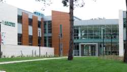 &Eta;&mu;&epsilon;&rho;ί&delta;&alpha; &tau;&omicron;&upsilon; Perrotis College &gamma;&iota;&alpha; &tau;&alpha; &tau;&rho;ό&phi;&iota;&mu;&alpha; &sigma;&tau;&alpha; &Iota;&omega;ά&nu;&nu;&iota;&nu;&alpha;