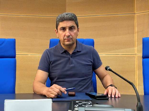 &Upsilon;&Pi;&Alpha;&Alpha;&Tau;: Fake news &omicron;&iota; &epsilon;&kappa;&tau;&iota;&mu;ή&sigma;&epsilon;&iota;&sigmaf; &gamma;&iota;&alpha; &tau;&omicron; &mu;έ&gamma;&epsilon;&theta;&omicron;&sigmaf; &tau;&omega;&nu; &zeta;&eta;&mu;&iota;ώ&nu; &kappa;&alpha;&iota; &tau;&eta;&nu; &kappa;&alpha;&tau;&alpha;&lambda;&lambda;&eta;&lambda;ό&tau;&eta;&tau;&alpha; &tau;&omega;&nu; &epsilon;&delta;&alpha;&phi;ώ&nu;