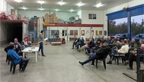 &Alpha;&nu;&alpha;&delta;&iota;ά&rho;&theta;&rho;&omega;&sigma;&eta; &kappa;&alpha;&lambda;&lambda;&iota;&epsilon;&rho;&gamma;&epsilon;&iota;ώ&nu;: &Nu;έ&epsilon;&sigmaf; &epsilon;&nu;&eta;&mu;&epsilon;&rho;&omega;&tau;&iota;&kappa;έ&sigmaf; &omicron;&mu;&iota;&lambda;ί&epsilon;&sigmaf; &pi;&rho;&alpha;&gamma;&mu;&alpha;&tau;&omicron;&pi;&omicron;ί&eta;&sigma;&epsilon; &eta;  CERTERRA (Photos)