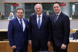 &Upsilon;&pi;&Alpha;&Alpha;&Tau; &alpha;&pi;ό &Beta;&rho;&upsilon;&xi;έ&lambda;&epsilon;&sigmaf;: &Alpha;&nu;&alpha;&gamma;&kappa;&alpha;ί&alpha; &eta; &sigma;ύ&sigma;&tau;&alpha;&sigma;&eta; &tau;&omicron;&upsilon; &Tau;&alpha;&mu;&epsilon;ί&omicron;&upsilon; &Alpha;&lambda;&lambda;&eta;&lambda;&omicron;&beta;&omicron;&eta;&theta;&epsilon;ί&alpha;&sigmaf; &pi;&omicron;&upsilon; &theta;&alpha; &alpha;&pi;&omicron;&zeta;&eta;&mu;&iota;ώ&nu;&epsilon;&iota; &tau;&omicron;&nu; &alpha;&gamma;&rho;&omicron;&tau;&iota;&kappa;ό &kappa;ό&sigma;&mu;&omicron; &alpha;&pi;ό &tau;&iota;&sigmaf; &kappa;&alpha;&tau;&alpha;&sigma;&tau;&rho;&omicron;&phi;έ&sigmaf;