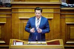 &Tau;ό&lambda;&kappa;&alpha;&sigmaf; : &Tau;&omicron;&lambda;&mu;ά &eta; &Nu;&Delta;, &pi;&omicron;&upsilon; &kappa;&upsilon;&beta;&epsilon;&rho;&nu;ά 21 &chi;&rho;ό&nu;&iota;&alpha; &kappa;&alpha;&iota; &omicron;&delta;ή&gamma;&eta;&sigma;&epsilon; &tau;&eta; &chi;ώ&rho;&alpha; &sigma;&tau;&alpha; &mu;&nu;&eta;&mu;ό&nu;&iota;&alpha;,  &nu;&alpha; &epsilon;&pi;&iota;&tau;ί&theta;&epsilon;&tau;&alpha;&iota; &sigma;&tau;&omicron; &Sigma;&Upsilon;&Rho;&Iota;&Zeta;&Alpha; &pi;&omicron;&upsilon; &kappa;&upsilon;&beta;έ&rho;&nu;&eta;&sigma;&epsilon; &mu;ό&lambda;&iota;&sigmaf; 4;