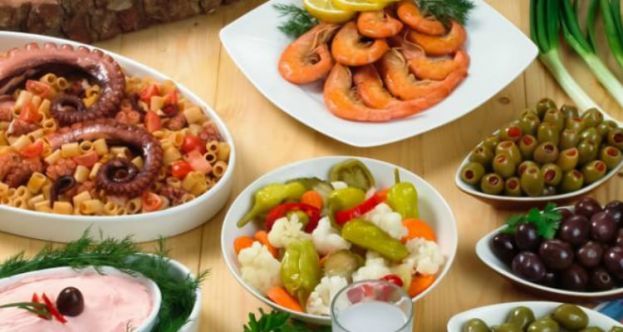 &Tau;&iota; &pi;&rho;&omicron;&sigma;&phi;έ&rho;&epsilon;&iota; &sigma;&tau;&eta;&nu; &upsilon;&gamma;&epsilon;ί&alpha; &eta; &nu;&eta;&sigma;&tau;&epsilon;ί&alpha; &kappa;&alpha;&iota; &pi;&omicron;&upsilon; &theta;έ&lambda;&epsilon;&iota; &pi;&rho;&omicron;&sigma;&omicron;&chi;ή